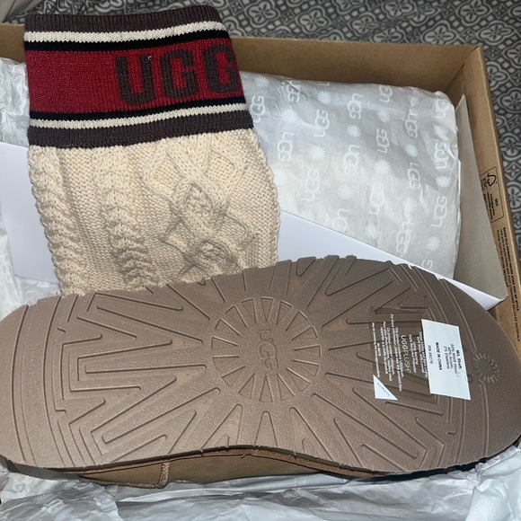 Ugg - Picture 1 of 2